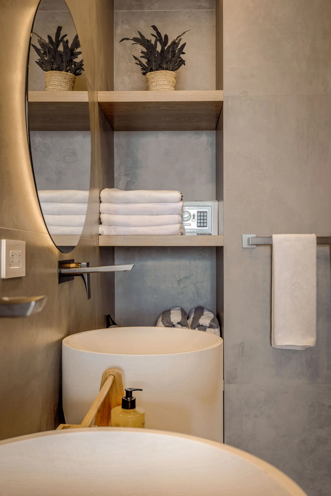 Toilet and recessed storage shelves
